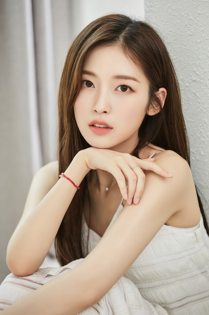 오마이걸 아린, 연탄 2만장 기부…에너지 취약계층 도와