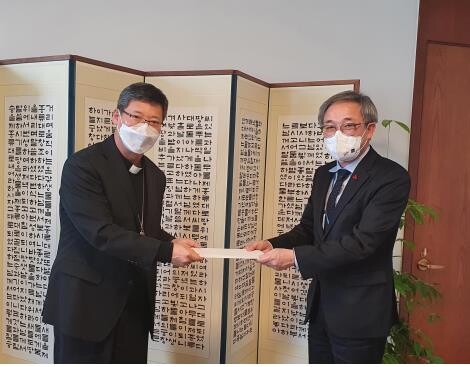 [동정] 정순택 서울대교구장, 방정균 시민사회수석 접견