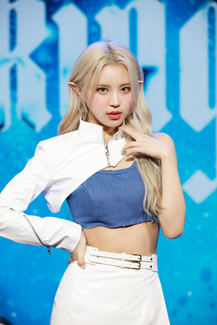 K-pop rookie Rocking doll's Juri