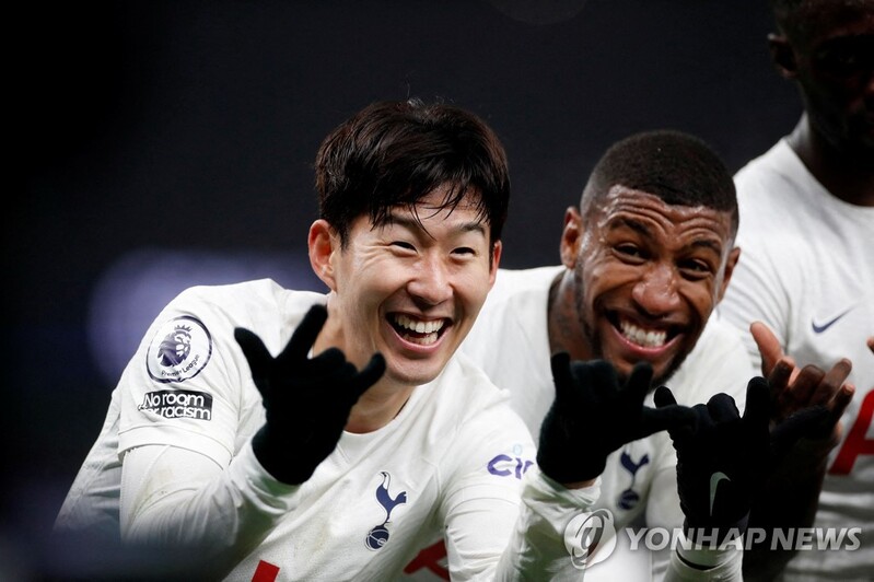 4경기 연속 득점 손흥민, 리그 8호골 폭발…토트넘은 3-0 완승(종합)
