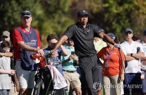 우즈 곁 11년 지킨 캐디 "우즈 롱아이언은 여전히 명품"