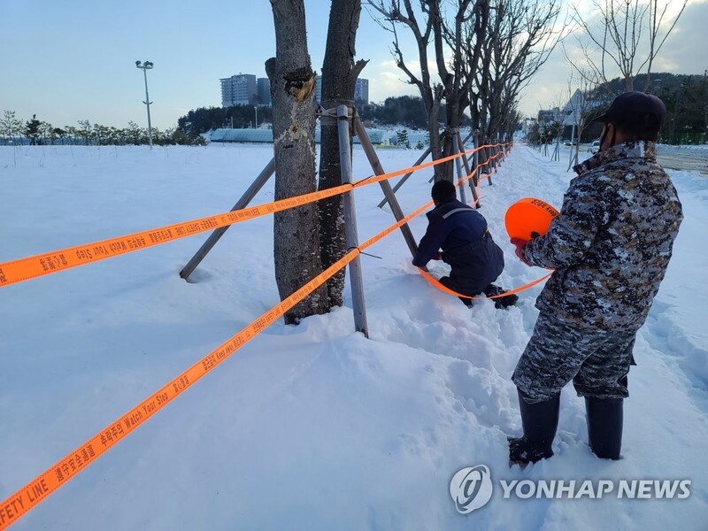 동해안 해맞이 장소 출입 통제 제각각…'풍선효과' 우려