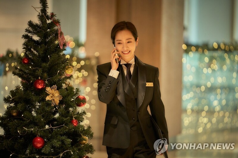 [주말극장가] 로맨스 영화 '해피 뉴 이어' 3위 출발