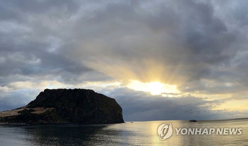 제주 성산일출봉·한라산 새해 해맞이 탐방 전면 통제