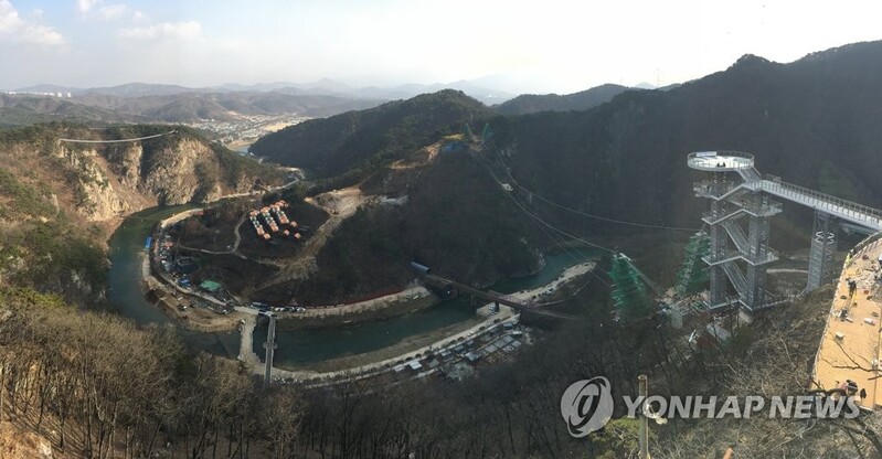 방송인 김숙, 원주서 '만보 걷기'…소금산 그랜드밸리 등 홍보