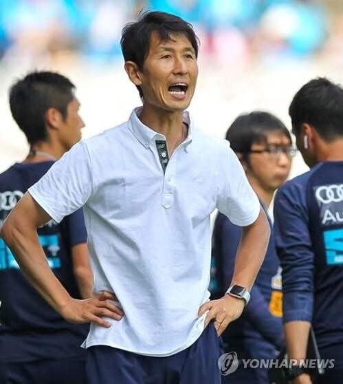 재일교포 축구 감독 김명휘, 폭력 등으로 8경기 자격 정지