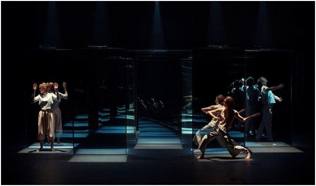 미디어아티스트 김치앤칩스가 선보이는 현대무용 공연