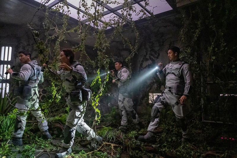 'The Silent Sea' tops Netflix's official weekly chart