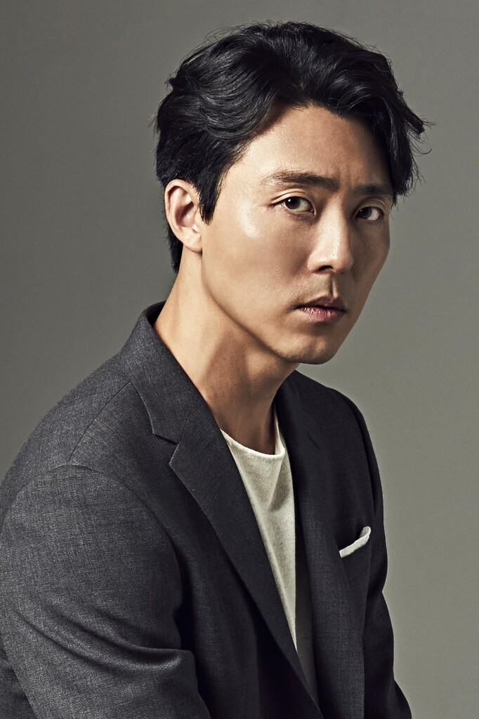 '고요의 바다' 이무생 "개성 없는 연기가 제 역할이었죠"