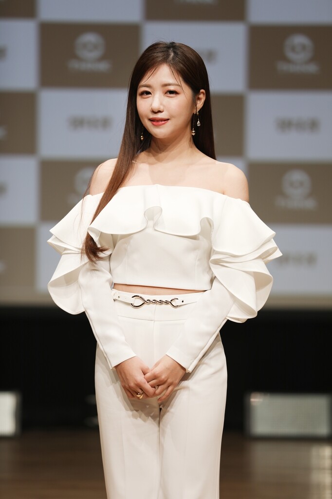 '미스트롯' 출신 정다경 "장르에 국한되지 않는 가수될 것"