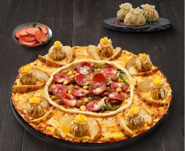 '만두·비빔장 피자'…MZ 겨냥해 이색제품 내놓는 피자업계