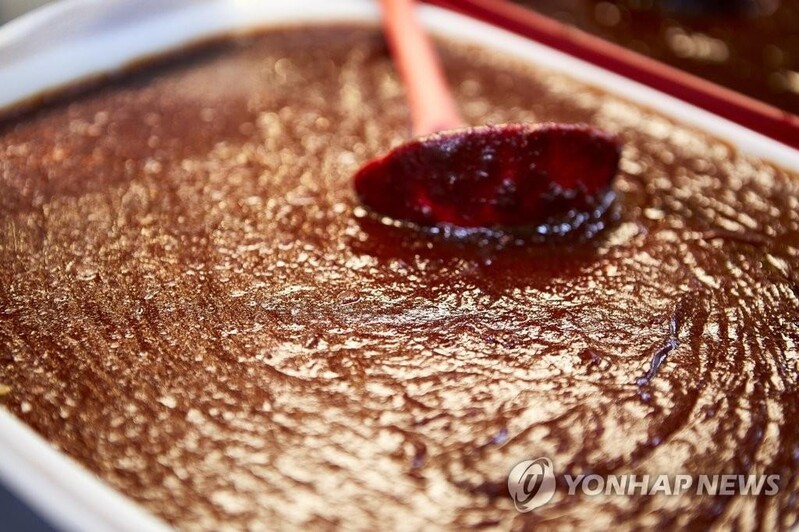 Exports of red pepper paste surge 63 pct in 4 years on K-pop popularity