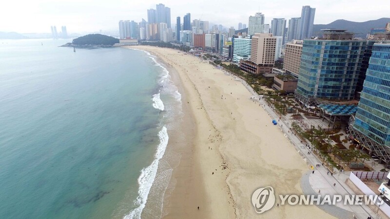 '고향 대신 가족여행'…부산 특급호텔 설 연휴 특수