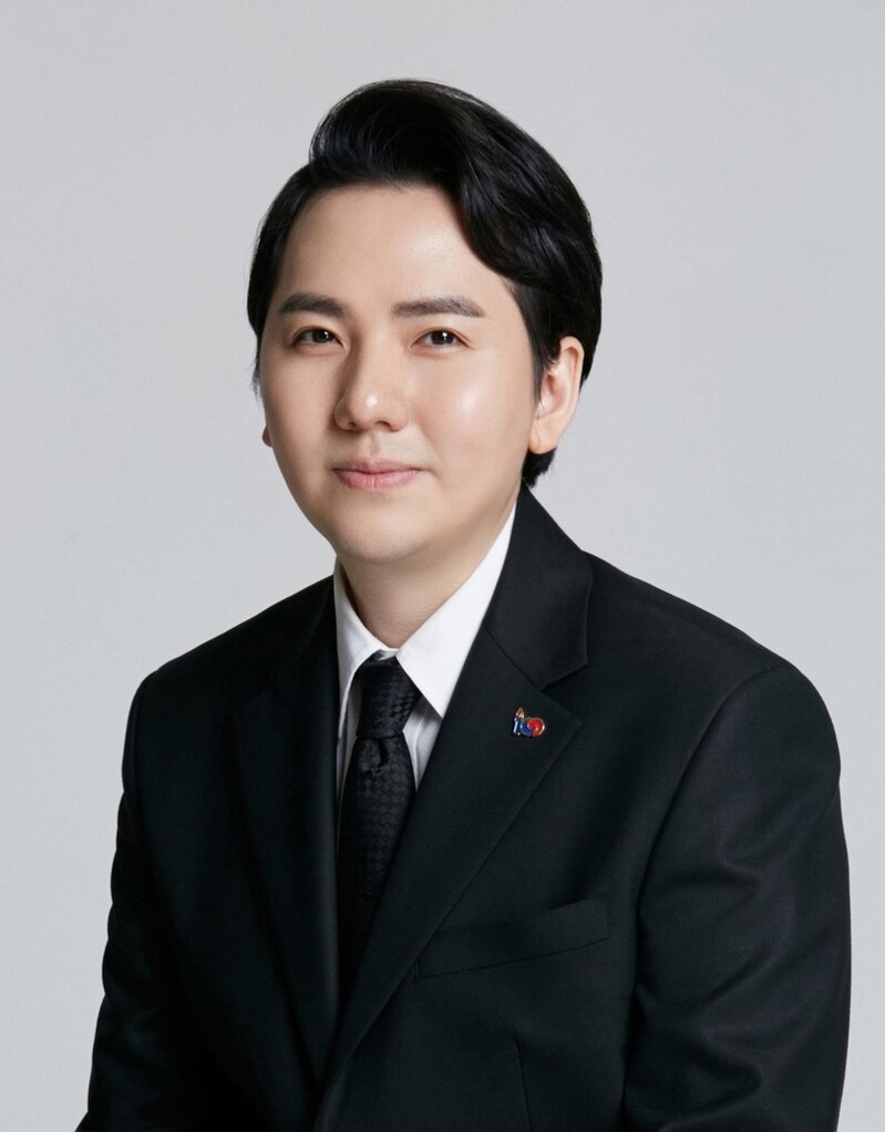 Popera singer Lim Hyung-joo reappointed as Grammys' voting member