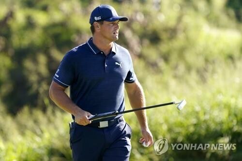 장타왕 디섐보, 사우디 원정 중도 포기…2R 직전 기권