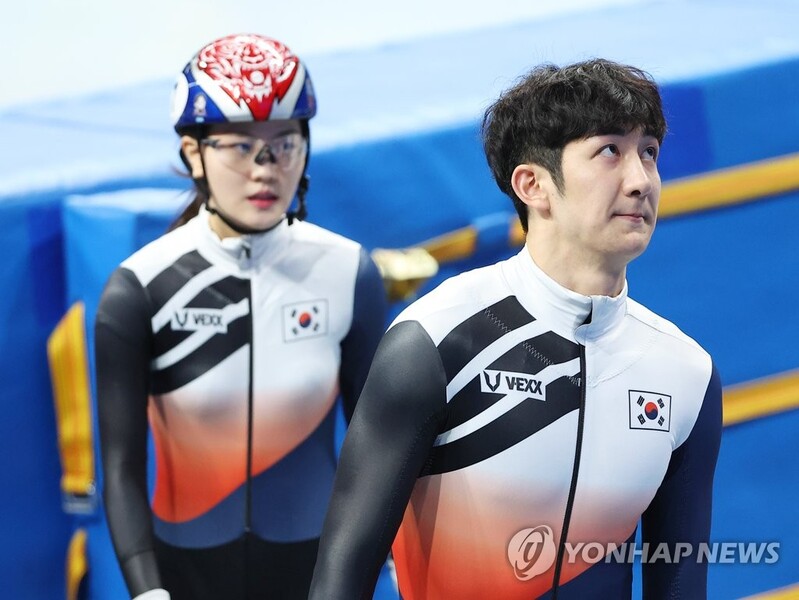 (Olympics) With devastating fall, S. Korea wastes chance to silence doubters in short track relay