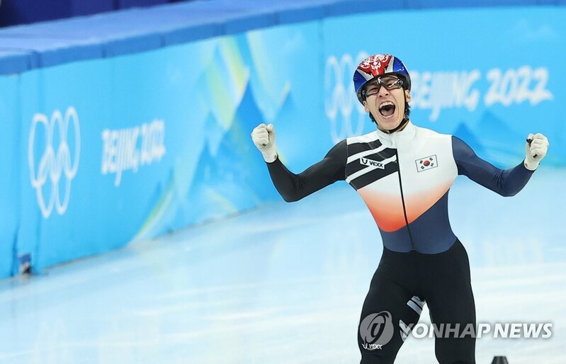 (Olympics) Hwang Dae-heon skates past judging controversy for short track gold