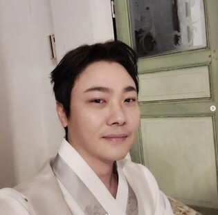 NRG’s Lee Sung-jin announces marriage with handwritten letter