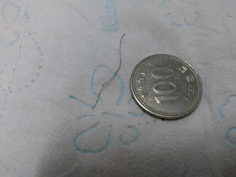 '친환경 인증' 성인용 기저귀서 길이 2㎝ 넘는 철사 나와