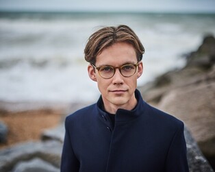 KSO International Conducting Competition winner Elias Peter Brown debuts in Korea