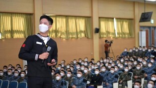 Sergeant Park Bo-gum as instructor for Navy recruits… “Be careful with every word you say”