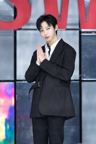 코로나19 확산에 가요계 '흔들'…엔하이픈 선우·2am 조권 확진(종합)