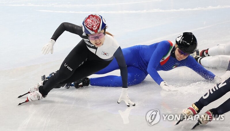 (Olympics) S. Korea's 3rd medal comes from short track; curling team earns 1st win