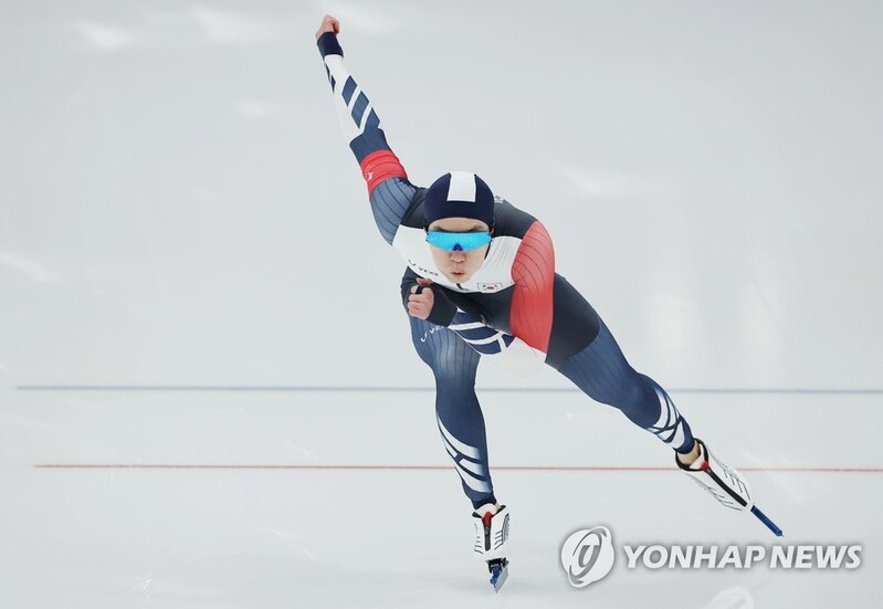 (Olympics) Speed skater captures 2nd straight silver; curling team enjoys 2nd straight win