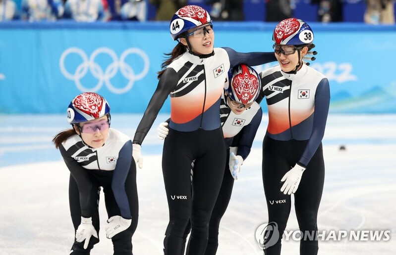 (LEAD) (Olympics) S. Korea wins silver in women's short track relay