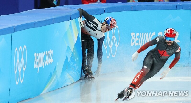 (LEAD) (Olympics) Short tracker Hwang Dae-heon disqualified in men's 500m semifinals