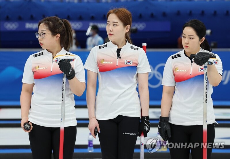 (Olympics) S. Korean curlers playing board game to take mind off loss