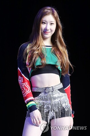 ITZY’s Chaeryeong tests positive for COVID-19 after Lia·Yeji