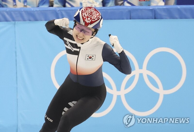 (Olympics) Choi Min-jeong gets icing on cake with 2nd straight short track gold