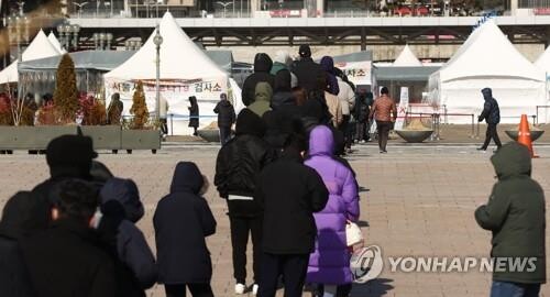 New infections dip below 100,000 amid omicron spread