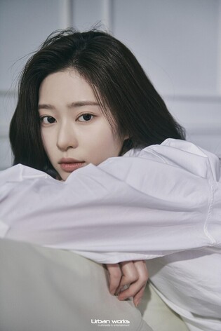 Kim Min-ju from IZ*ONE tests positive for COVID-19