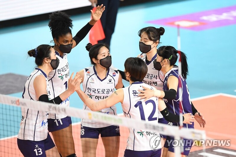 (LEAD) COVID-19 causing disruptions across sports leagues