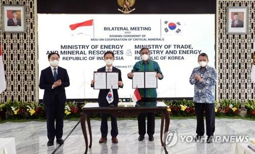 S. Korea, Indonesia agree to cooperate in supply chains of minerals, electric cars