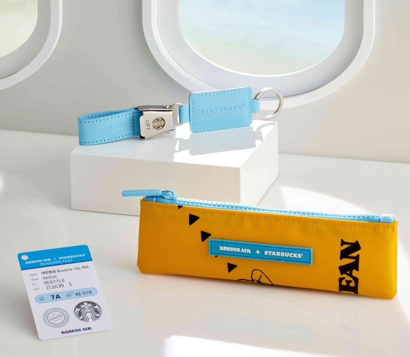 스타벅스, 대한항공과 협업한 선불식 충전카드 출시