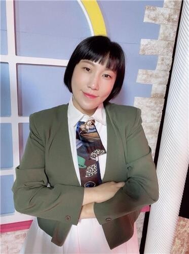 개그우먼 김영희, 결혼 1년 만에 임신…"선한 아빠 닮길"