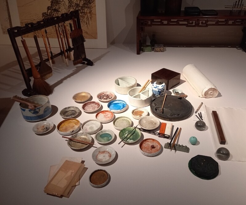 "조선시대 백자 그릇, 17세기 화원 그림 도구로도 썼다"