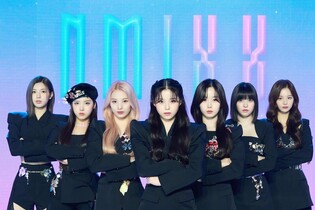 NMIXX holds debut online showcase