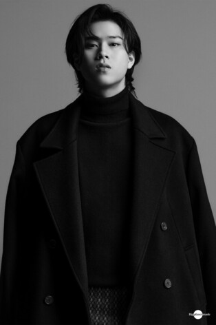 Lee Mu-jin signs contract with VIVIZ’s agency Big Planet Made