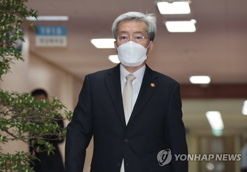 금융위원장 "마이데이터, 빅테크·의료 정보까지 확대돼야"