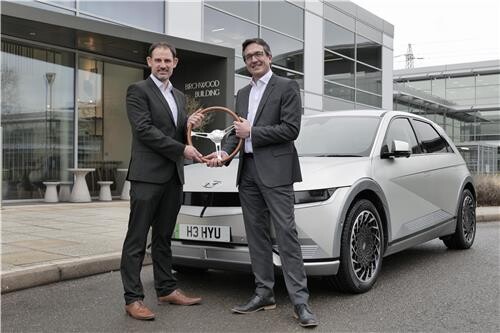 Hyundai IONIQ 5 named UK Car of the Year 2022