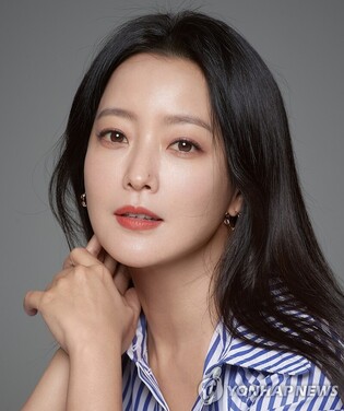 Kim Hee-sun donates 100 mln won to recover forest fire damage