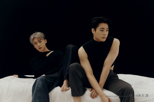 아스트로 문빈·산하, 컴백 앞두고 확진…팬 미팅 내달로 연기(종합)