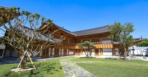 "한복 입고 광한루원 거닐어봐요"…남원시 '한복문화 거점' 선정