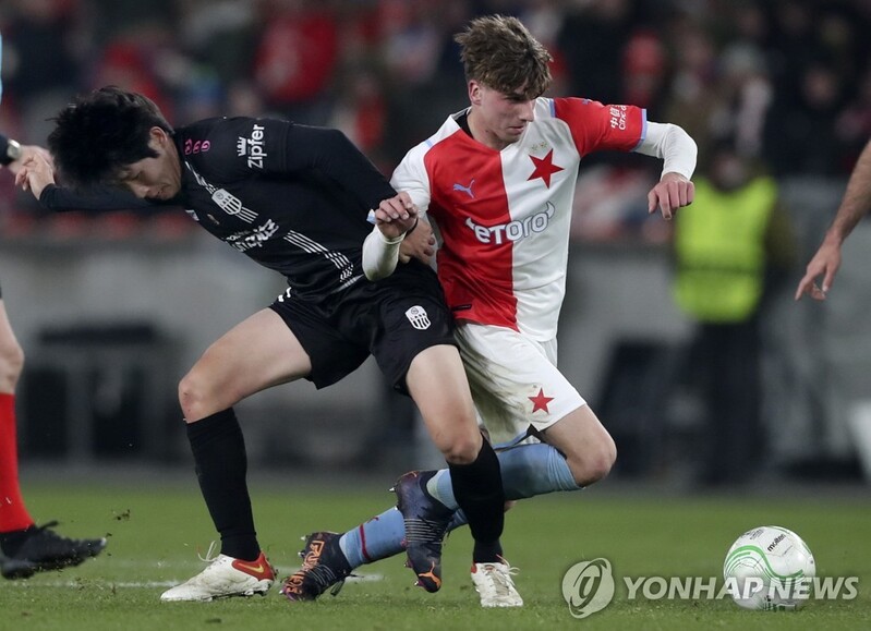 '홍현석 풀타임' LASK, 프라하에 콘퍼런스리그 16강 첫판 완패