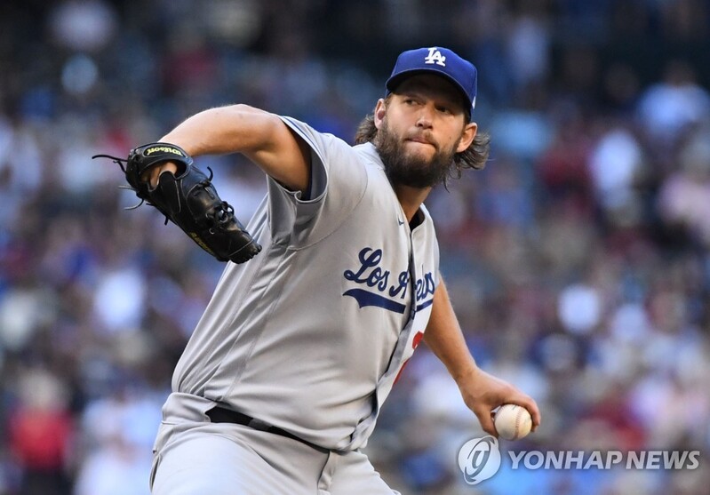 MLB닷컴 "FA 커쇼, 친정팀 다저스와 1년 계약"