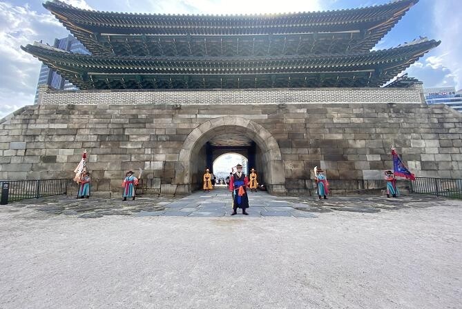 내일부터 숭례문 개폐의식 재현…주 6일 열고 닫는다